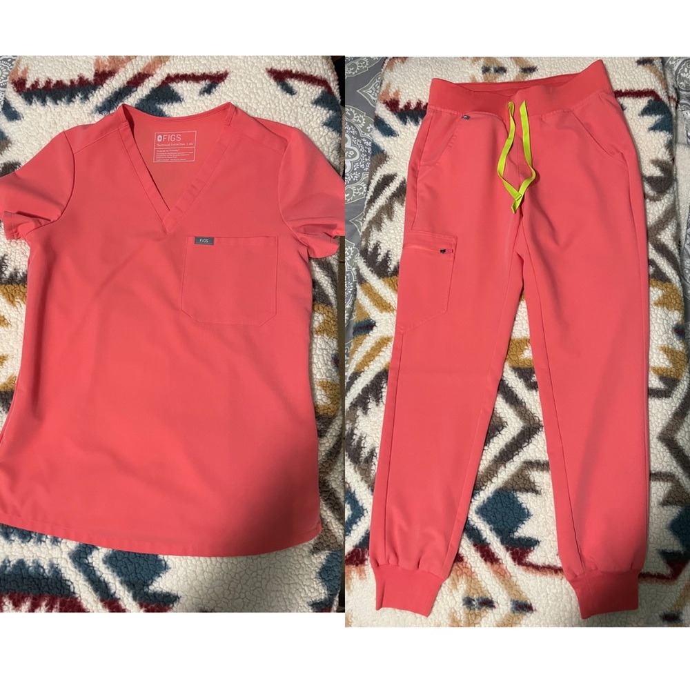 WEAR FIGS HOT CORAL